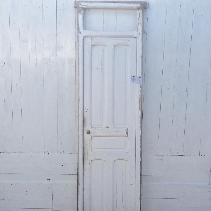 Puerta interior opaca con sobreventana