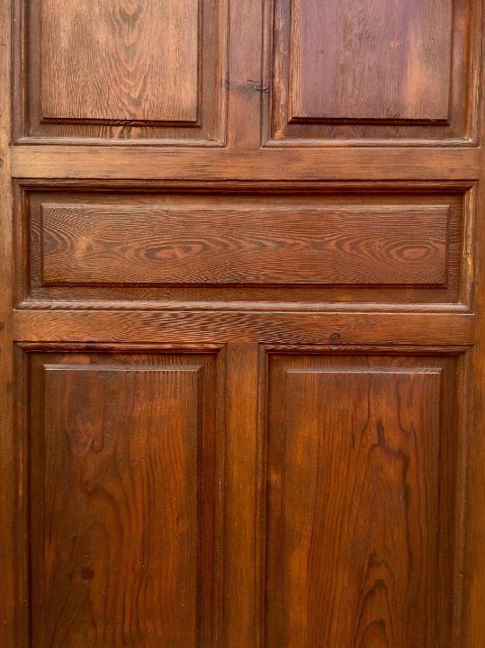 Puerta exterior opaca