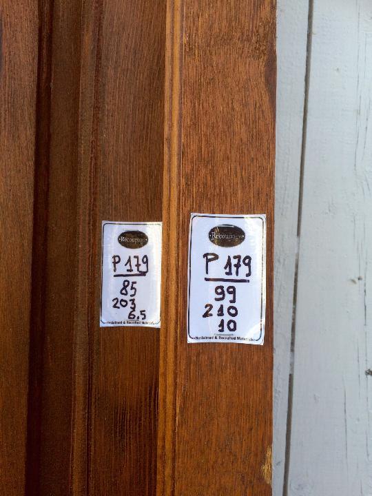 Puerta exterior opaca