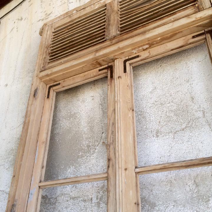 Ventana de 2 hojas con sobreventana