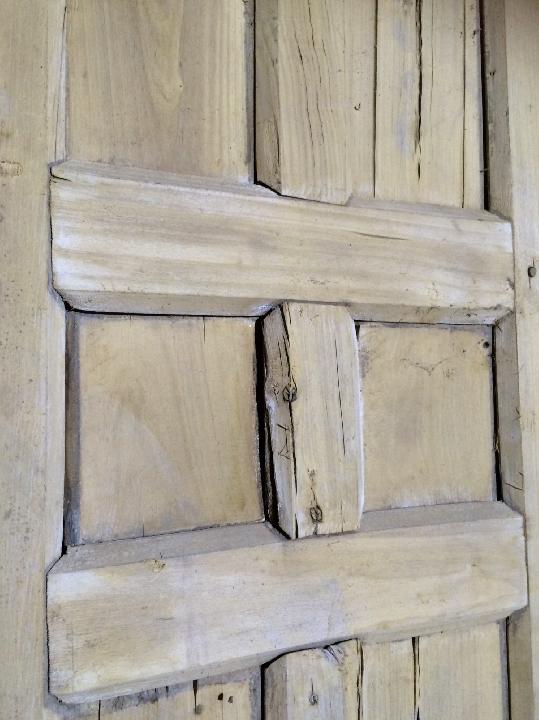 Puerta exterior opaca