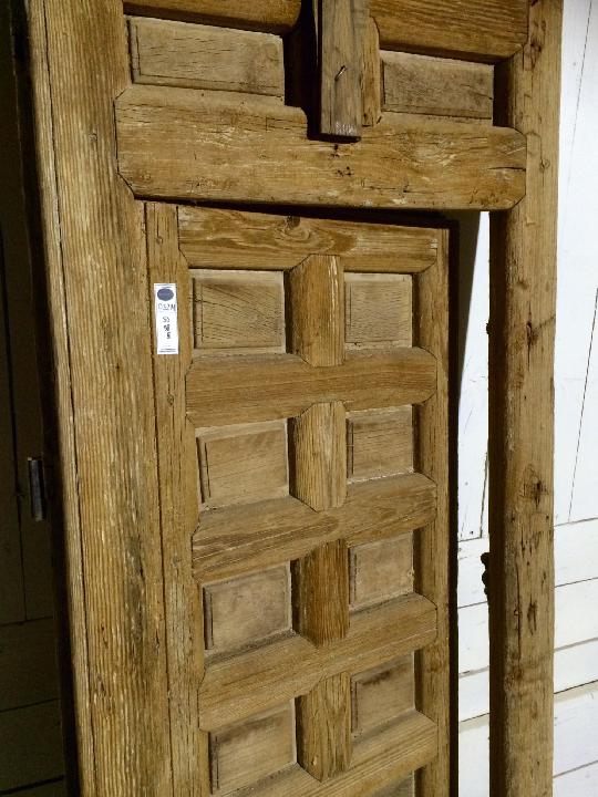 Puerta exterior opaca