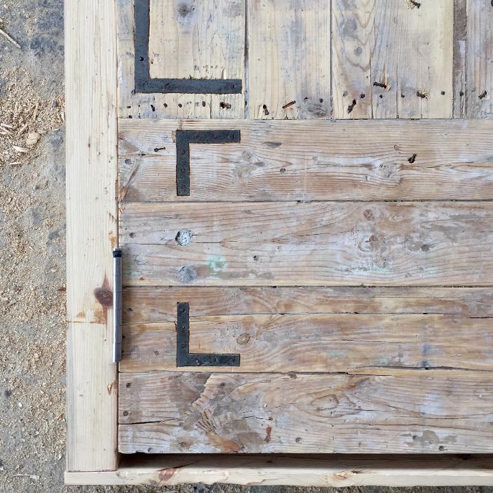 Puerta exterior opaca