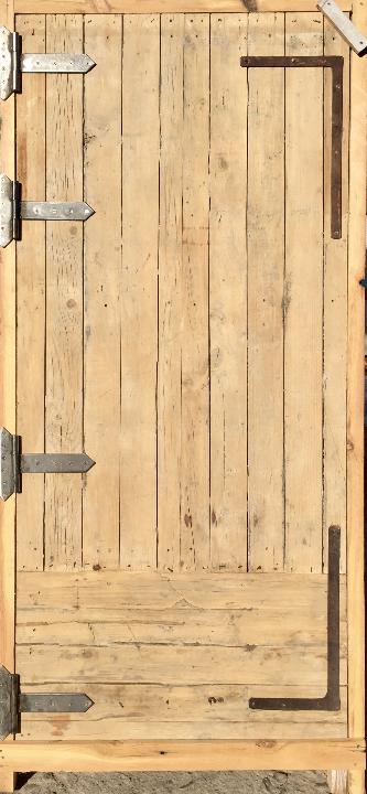 Puerta exterior opaca