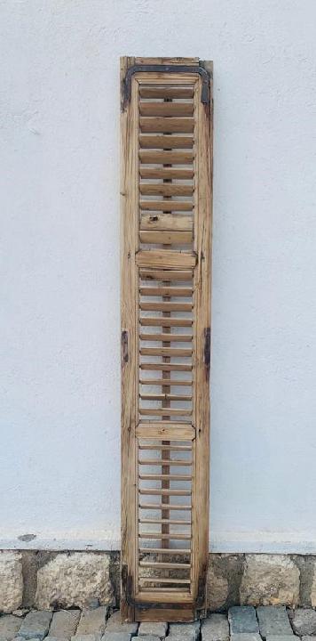 Contraventana de lamas