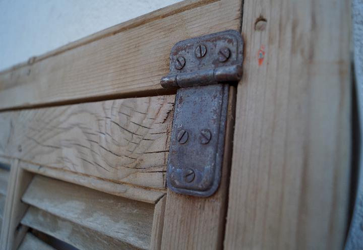 Contraventana de lamas
