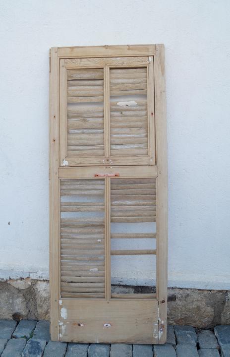 Contraventana de lamas