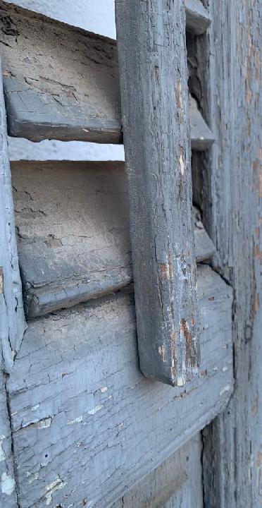 Contraventana de lamas
