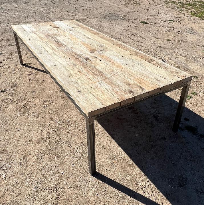 Mesa y bastidor