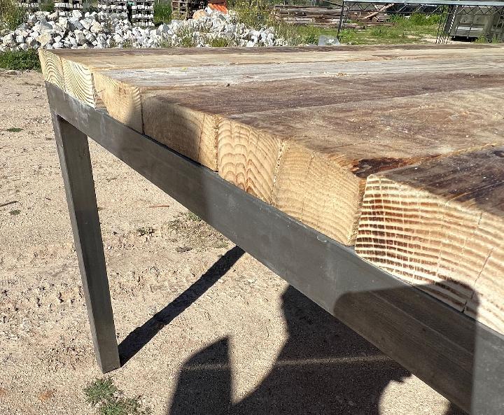 Mesa y bastidor