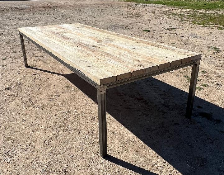 Mesa y bastidor