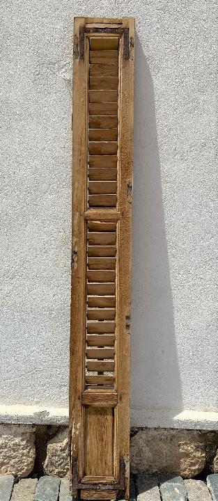 Contraventana de lamas
