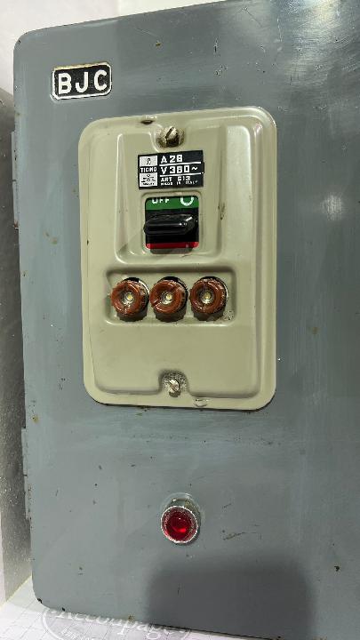 Contador eléctrico BJC. 