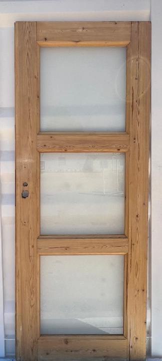 Puerta interior cristalera