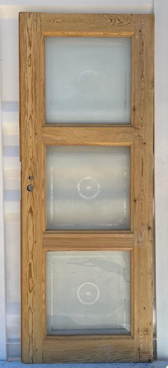 Puerta interior cristalera