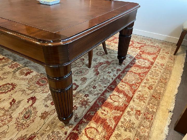 Lote de mesa y 12 sillas