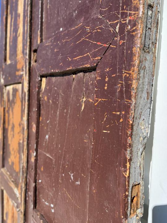 Puerta exterior opaca
