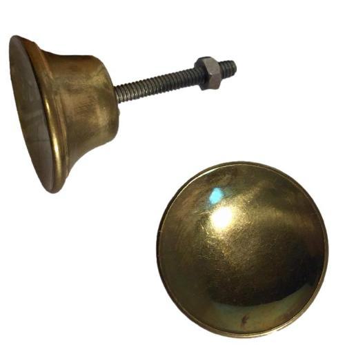 Tirador de botón dorado