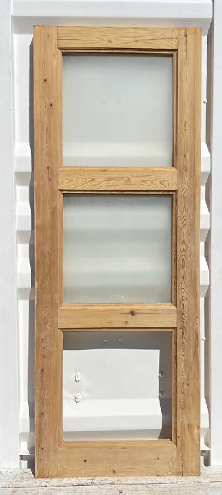Puerta interior cristalera