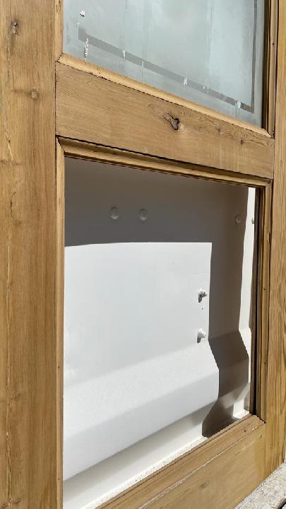 Puerta interior cristalera