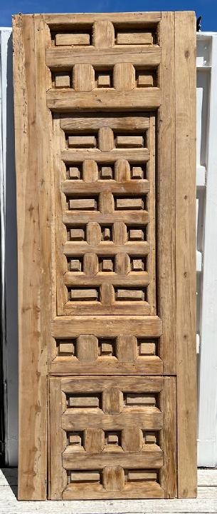 Puerta exterior opaca