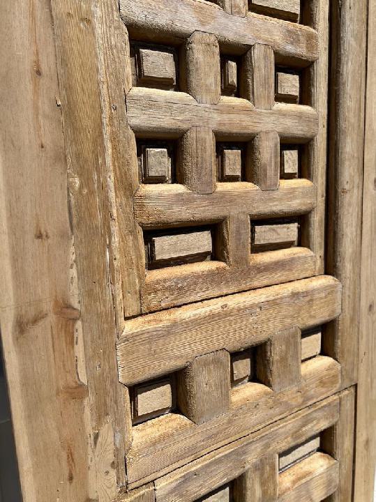 Puerta exterior opaca