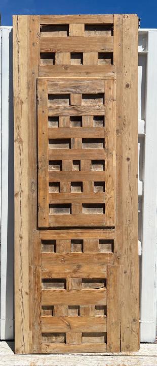 Puerta exterior opaca