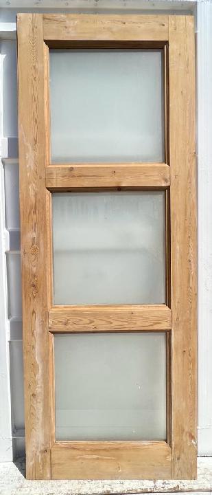 Puerta interior cristalera