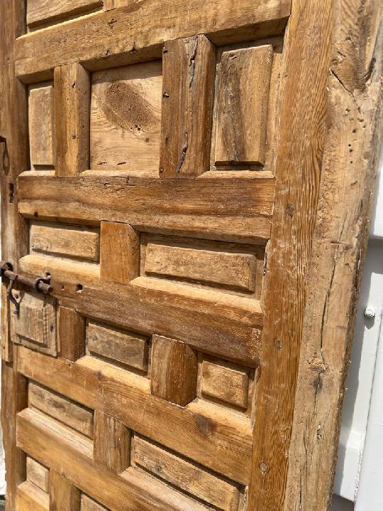 Puerta exterior opaca