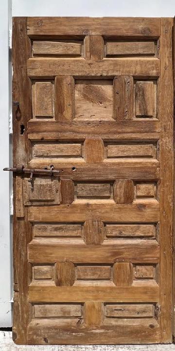 Puerta exterior opaca