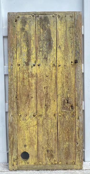 Puerta exterior opaca