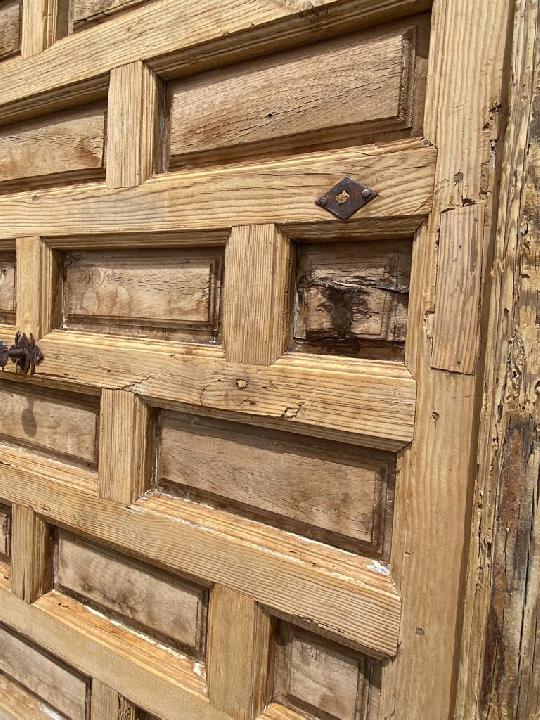 Puerta exterior opaca 
