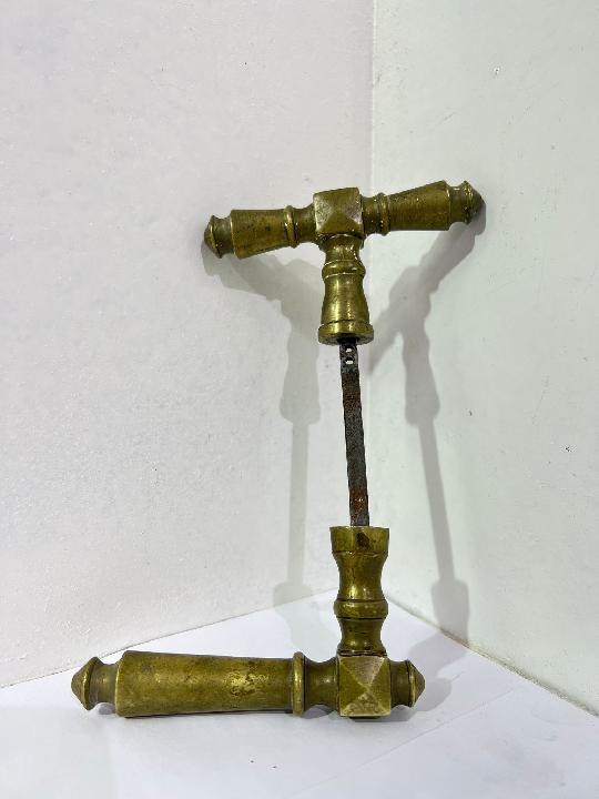 Picaporte y tirador