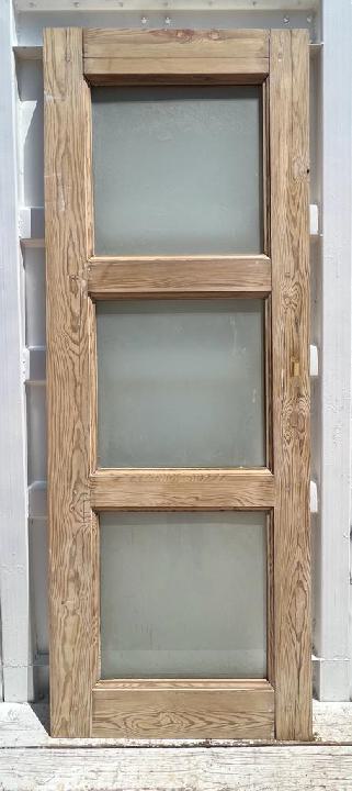 Puerta interior cristalera