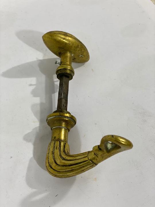 Picaporte oliva y manilla de latón 