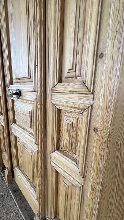 Puerta exterior cristalera