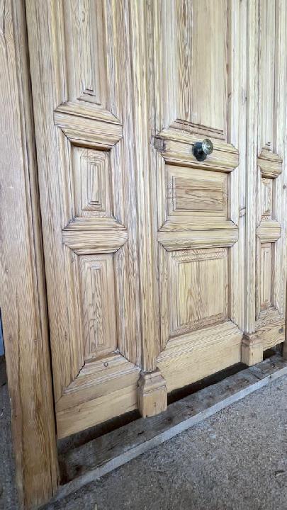 Puerta exterior cristalera