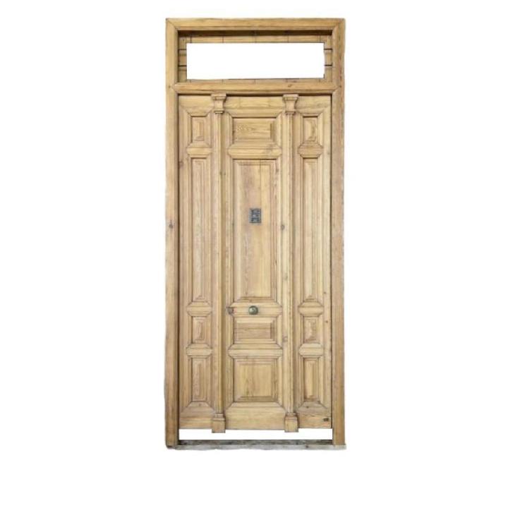 Puerta exterior cristalera