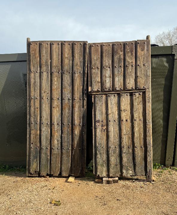 Puerta exterior opaca