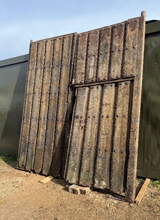 Puerta exterior opaca