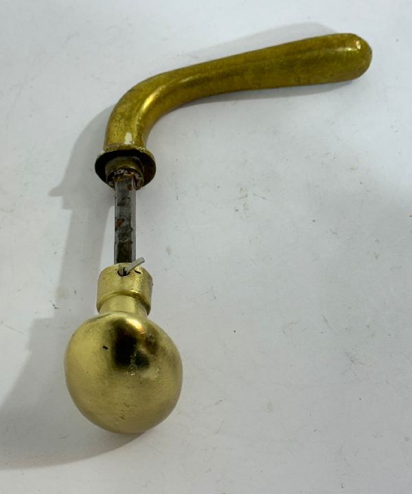 Picaporte oliva y manilla de latón
