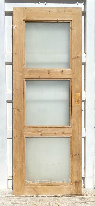 Puerta interior cristalera