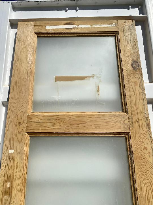 Puerta interior cristalera
