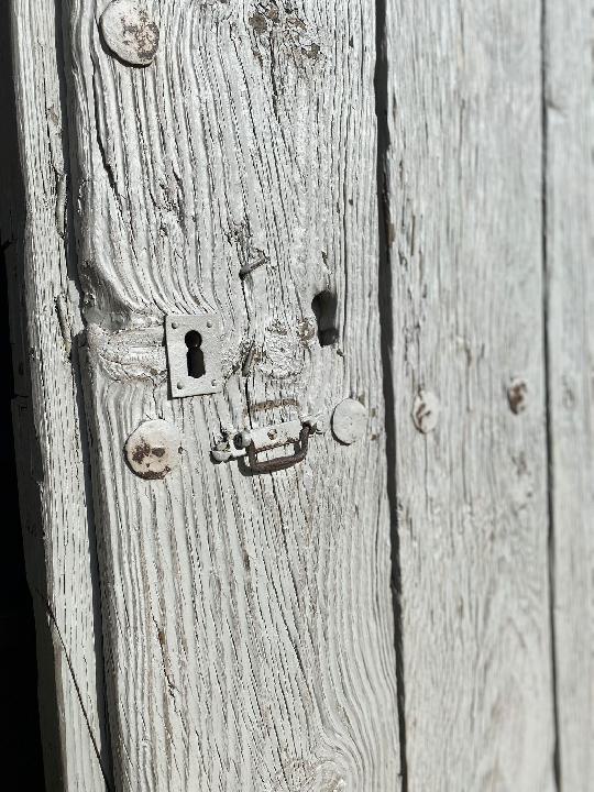 Puerta exterior opaca