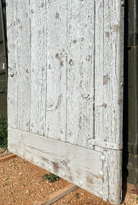 Puerta exterior opaca