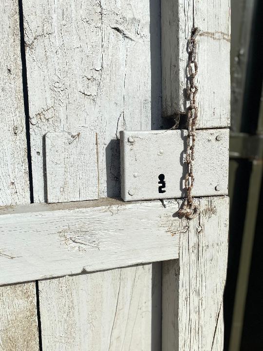 Puerta exterior opaca