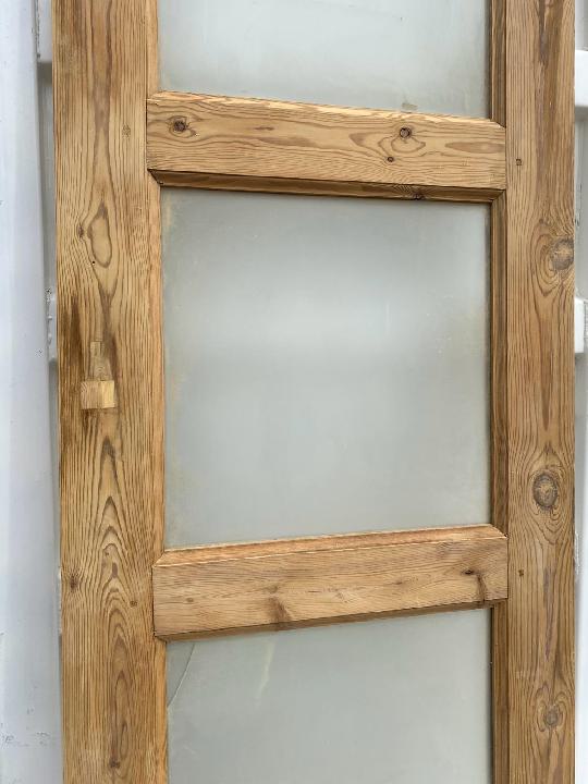 Puerta interior cristalera