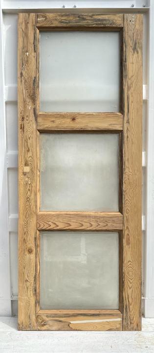 Puerta interior cristalera