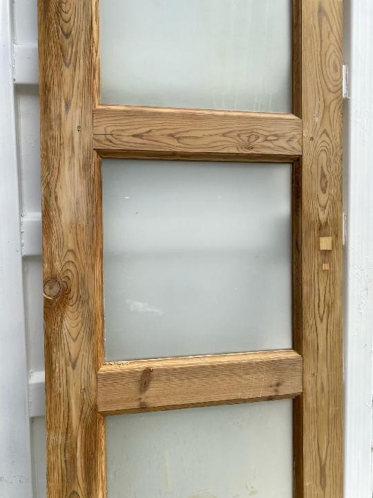 Puerta interior cristalera
