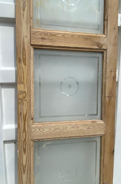 Puerta interior cristalera